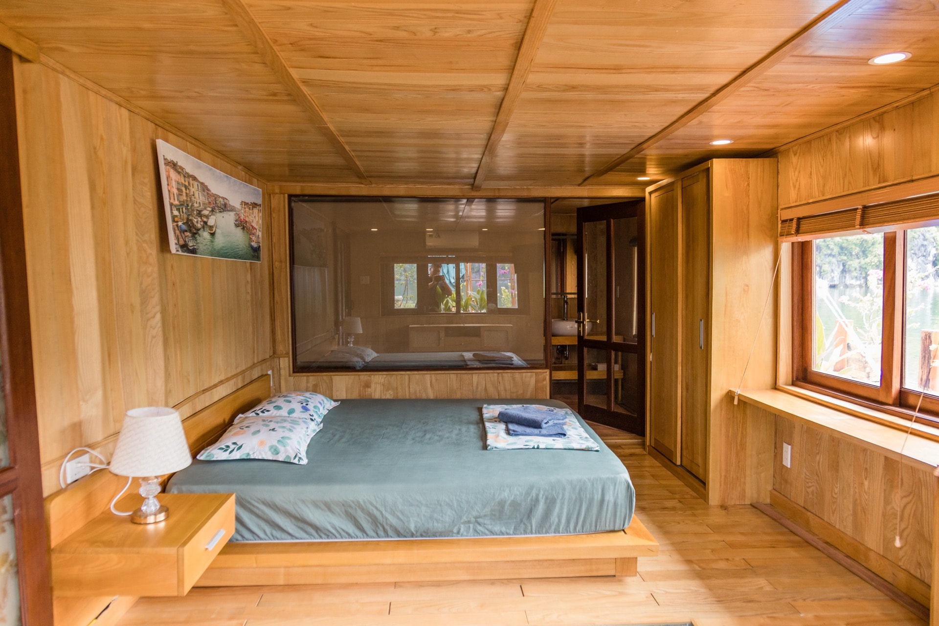 Double Room with Bay View — Room 1