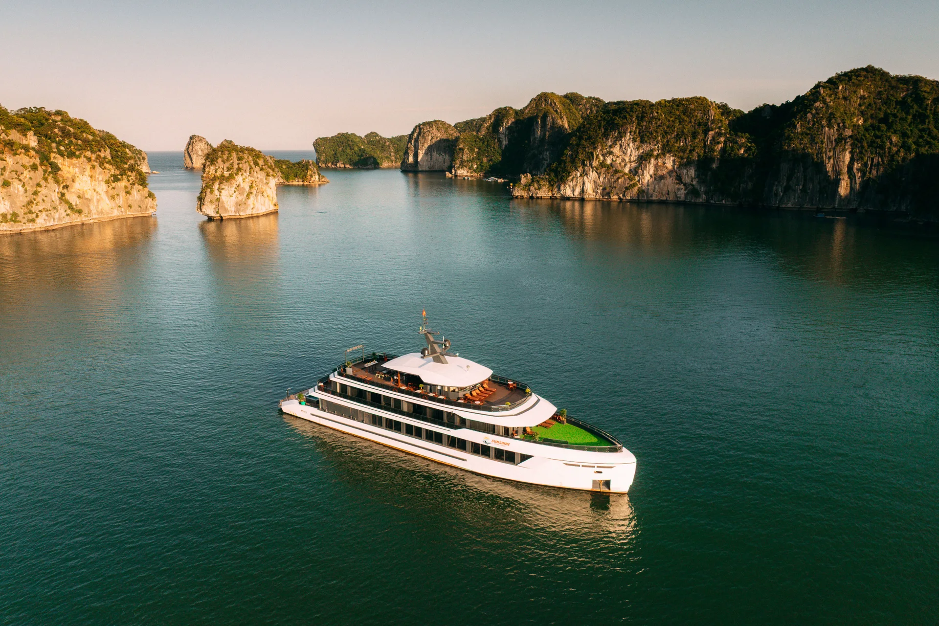Horizon Bay Cruise — Lan Ha Bay Overnight from Cat Ba, 2 Days 1 Night
