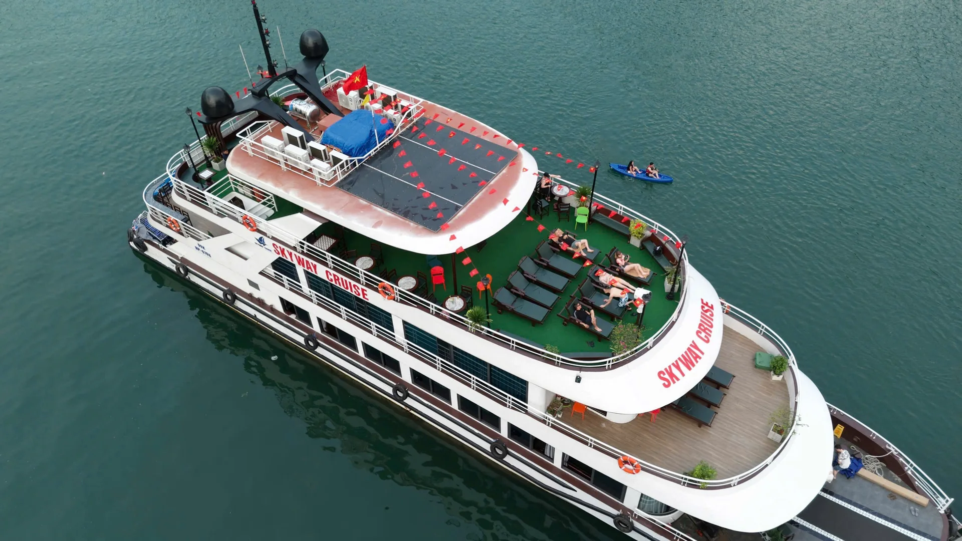 Lan Ha Escape Cruise — Lan Ha Bay Overnight from Cat Ba, 2 Days 1 Night